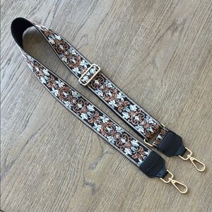 Strap for cross body purse